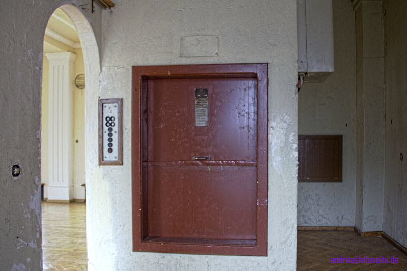 Essenaufzug kleiner Saal