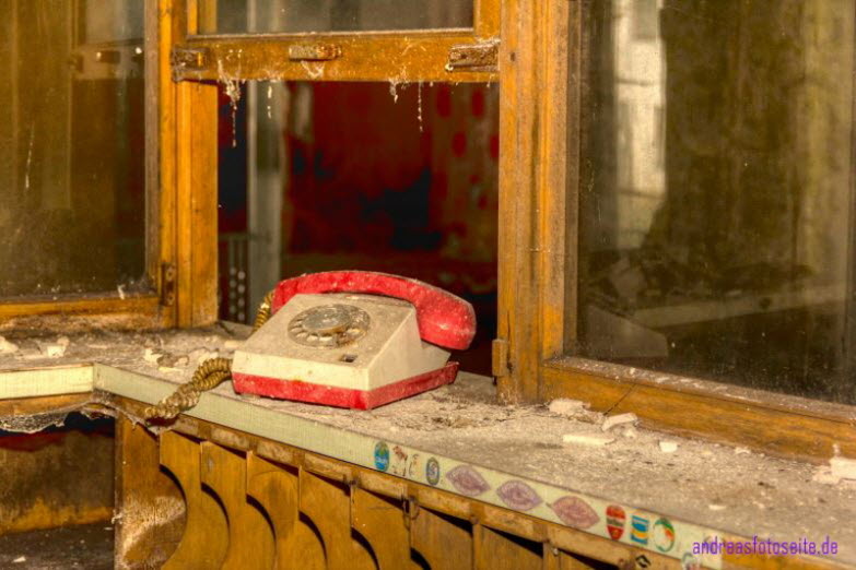 das rote Telefon